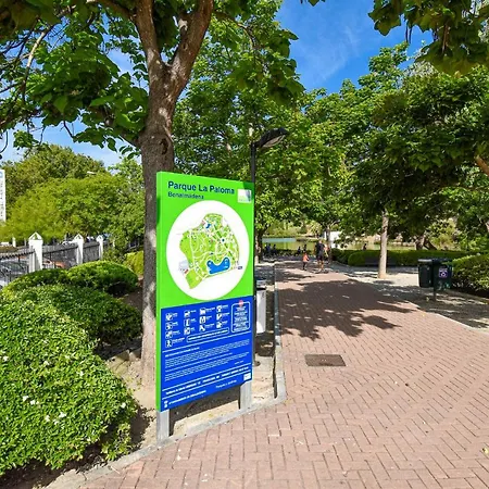 Benal Superb Front 1 Bedroom Apartment, Sleeps 5 ベナルマデナ