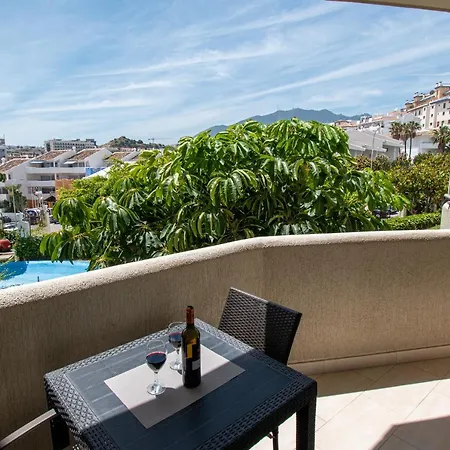 Benal Superb Front 1 Bedroom Apartment, Sleeps 5 *