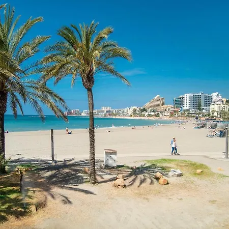 Benal Superb Front 1 Bedroom Apartment, Sleeps 5 بينالماذينا