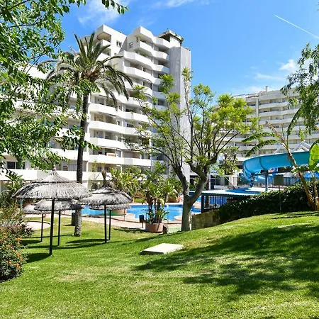 Benal Superb Front 1 Bedroom Apartment, Sleeps 5 شقة