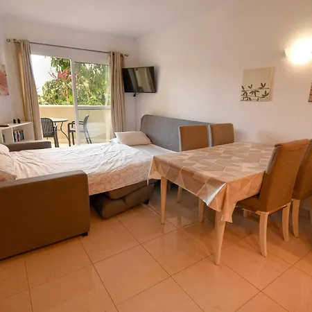 شقة Benal Superb Front 1 Bedroom Apartment, Sleeps 5