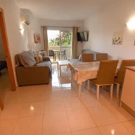 Benal Superb Front 1 Bedroom Apartment, Sleeps 5 *
